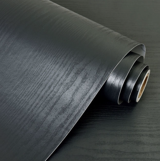 juoda baldų plėvelė